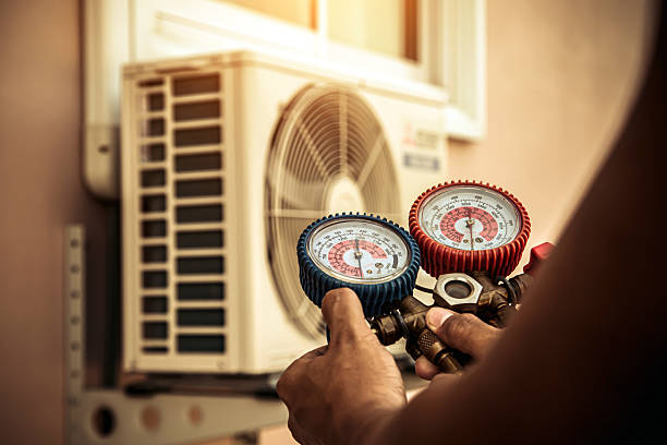 Professional Ac Installation technician working in Circle Pines, MN